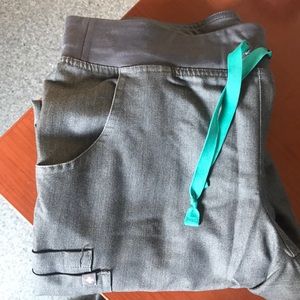 FIGS SCRUBS. XS PETITE.